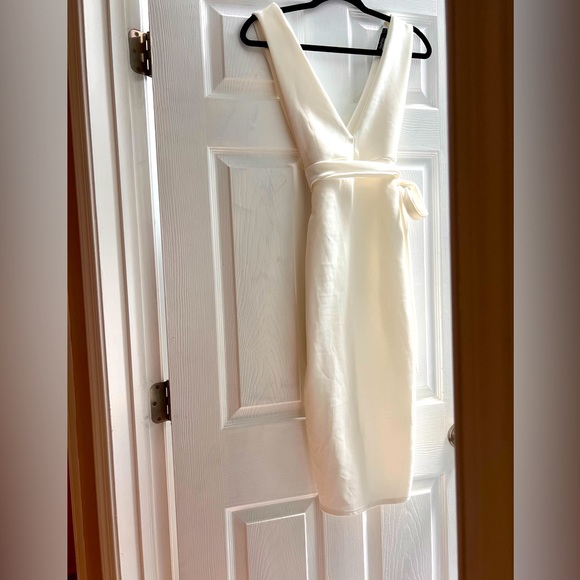 White dress with v in front and back - Picture 3 of 3